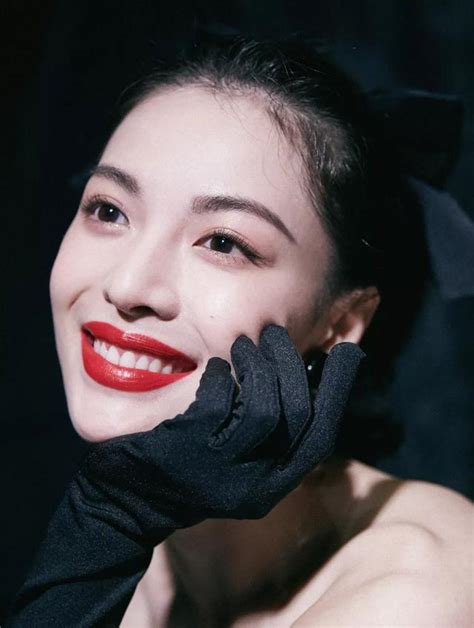 年會妝容大賞 亮片妝與紅唇妝，究竟誰贏了？ 每日頭條