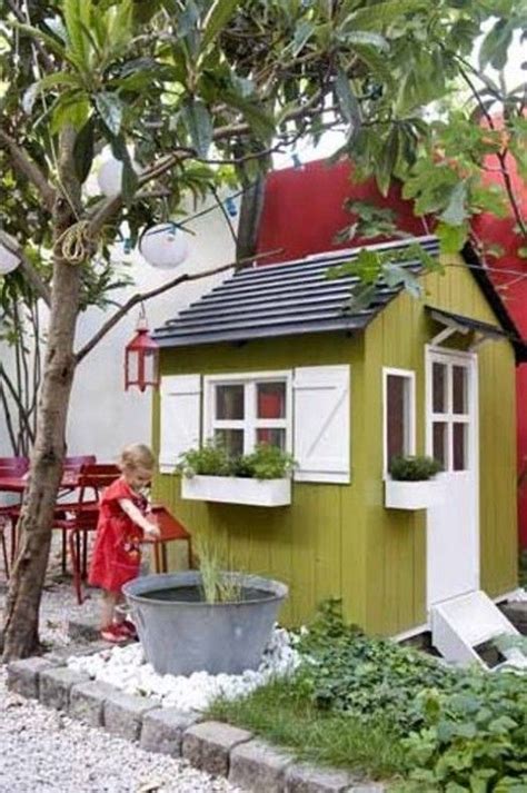 kids outdoor house | FIONA FINDS