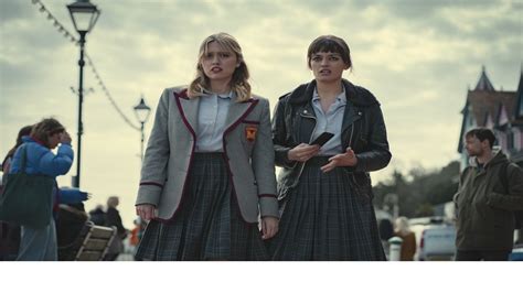 Sex Education yeni bölüm izle