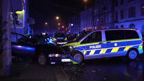 Fünf Verletzte nach Verfolgungsjagd von Bottrop nach Essen Ruhrgebiet