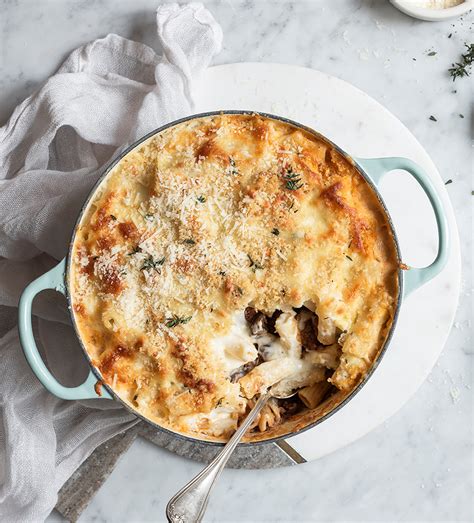 Slow Cooked Beef Ragout With Parmesan Sauce And A Crispy Topping Le Creuset Recipes