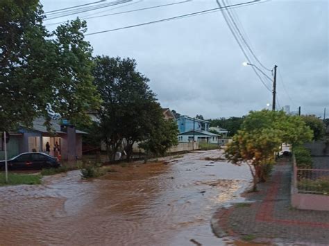 Ciclone E Frente Fria Trazem Temporais E Chuva Intensa A Sc Alerta