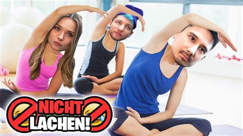 NICHT LACHEN sonst SCHLÄGE Julia Beautx x Rezo x Ju YouTube