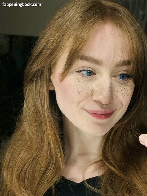 Blazelizzie Lizzy Blaze Lizzyblaze Nude OnlyFans Leaks Fappening FappeningBook