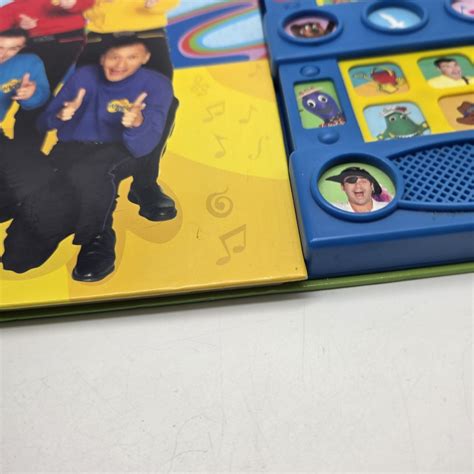 The Wiggles Wiggly Jukebox Book Lights Music Microphone Works New