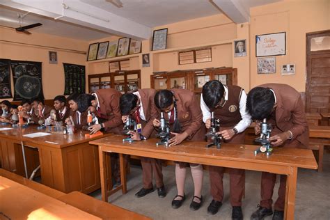 Labs – St Thomas School
