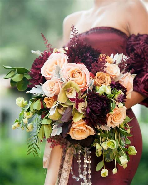 Wedding Chicks On Instagram This Dramatic Wedding Bouquet For