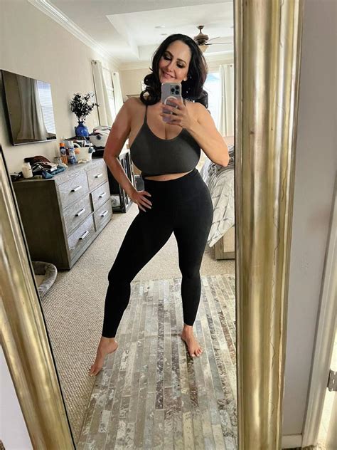 MILF Monday Scrolller