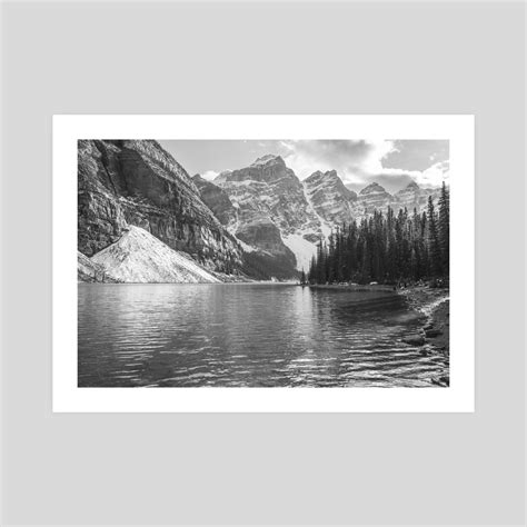 moraine lake alberta canada mountains  alpine lake banff