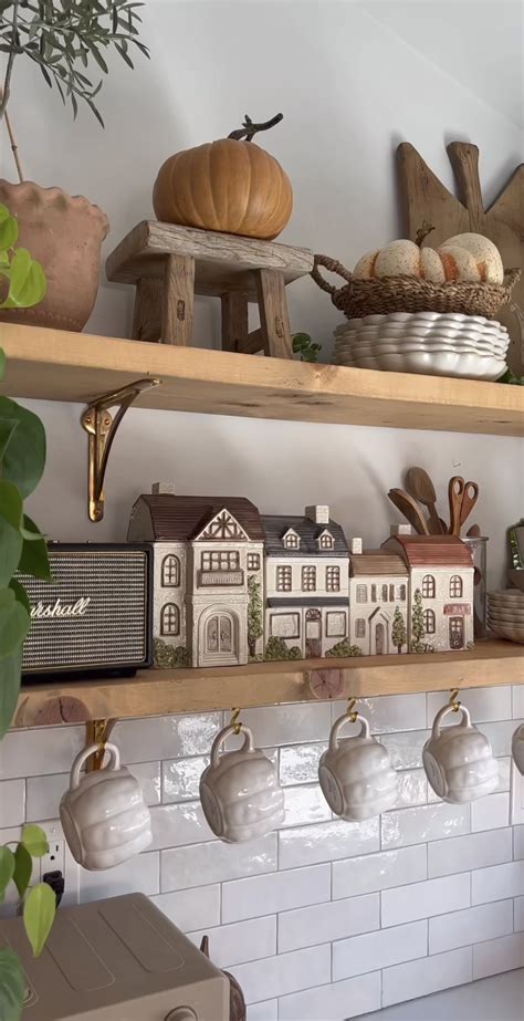 Cozy Cottage Kitchen Decor