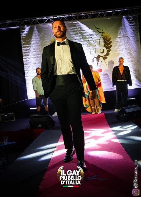 Elio Finocchio il gay più bello d Italia Mio padre mi propose di cambiare cognome gli dissi no