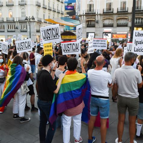 Insulti Calci E Pugni Ad Una Coppia Gay Al Pigneto A Roma Camminavano