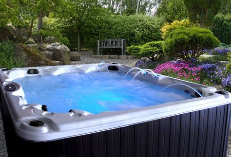 Hot Tubs For Bathing Relaxation The Wow Style