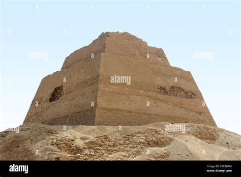 The Meidum Pyramide In Egypt Stock Photo Alamy