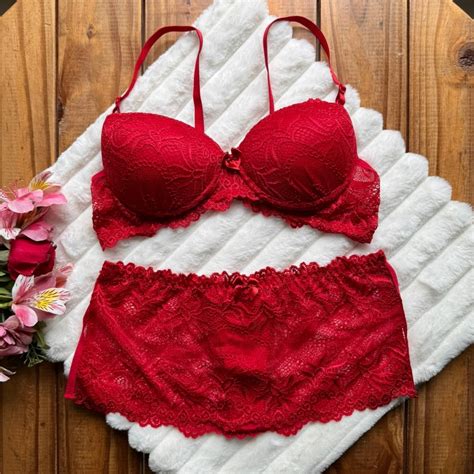 Conjunto Calcinha Sainha e Sutiã Bojo e Renda Aro Lingerie Tanga
