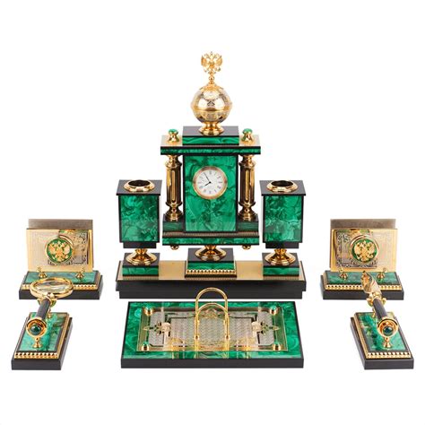 Настольный письменный набор из малахита и долерита с декором в виде ...