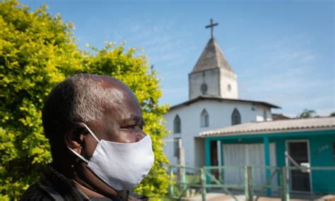 Solidariedade E Gera O De Renda Cmpc Doa Mil M Scaras De Tecido