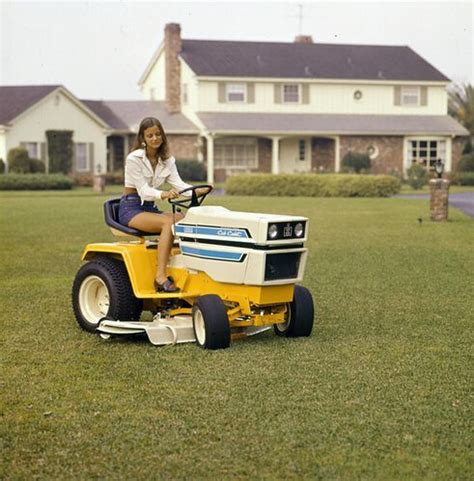 Retrospace Sex Sells Lawn Queens