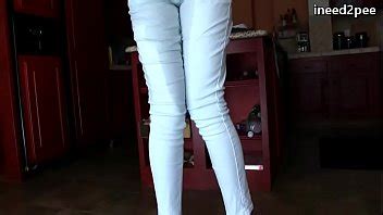 Chicas Con Vejigas Llenas Mojando Sus Bragas Jeans 7 XVIDEOS