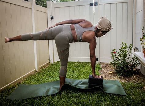 alo yoga review olive branch yoga blocks fashiontolive