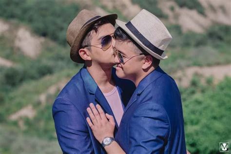 Proposal In Paris Wedding In Rome For This Pinoy Same Sex Couple GMA News Online