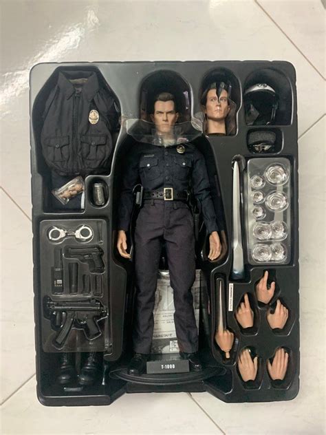 Hot Toys T Terminator Hobbies Toys Toys Games On Carousell