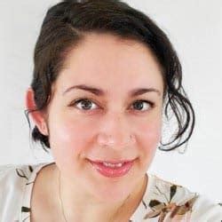 Homemade Vanilla Semi Naked Cake Sizzling Eats