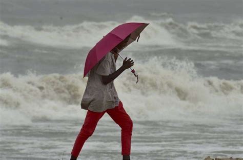 cyclone nivar intensifies, cyclone nivar landfall, cyclone nivar tamil nadu, cyclone nivar ...