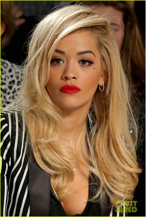 Rita Ora Looks Super Hot In Leather At Fashion Rocks 2014 Photo