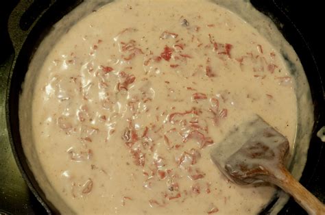 Creamy Dried Beef Gravy - The Farmwife Feeds