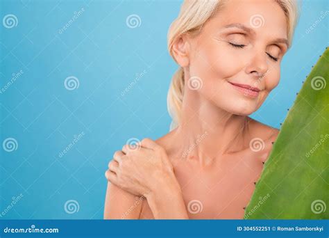 Photo Of Dreamy Smiling Senior Woman Nude Shoulders Closed Eyes Enjoying Natural Aloe Vera