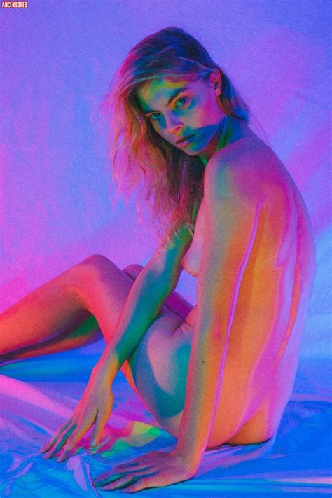 Naked Wylie Hays Added By Covfefe