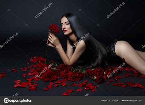 Sexy Brunette Bouquet Red Roses Floor Long Hair Nude Body Stock Photo Angel Nt