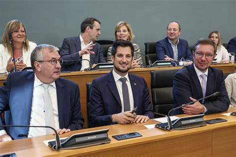 Les Ministres Du Nouveau Gouvernement Wallon Ont Prêté Serment Foto