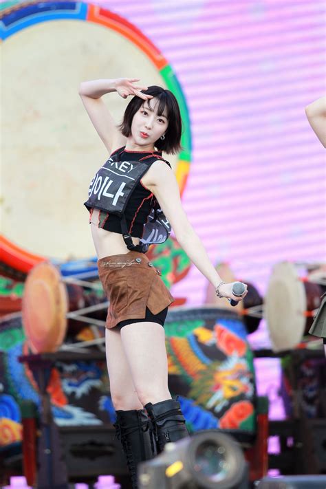 230321 H1-KEY Riina | kpopping