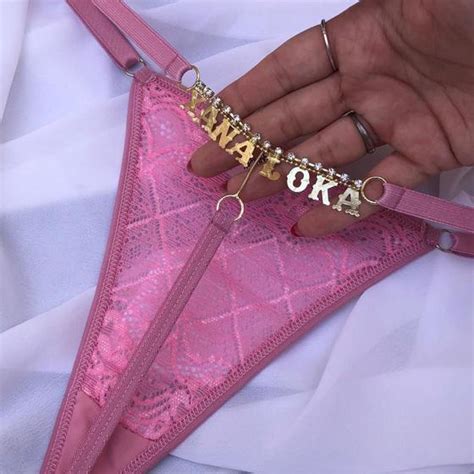 Calcinha Fio Dental Sexy Tanguinha Tanga Bijuteria Fio Letrinha A SETE CHAVES LINGERIE