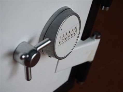 break  lock methods tips beach locksmith