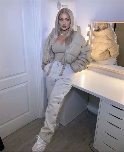 Pin By Arin Lee On Impressive Nude Outfits Winter Fashion Outfits Casual Fall