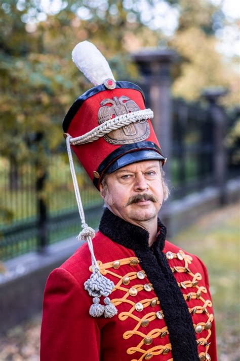 Кивер гусарский красный напрокат в Москве
