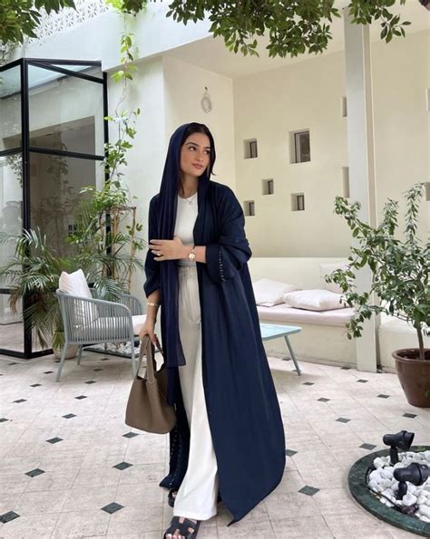 Pin By Nuth On O U T F I T S Abayas Fashion Hijab Fashion