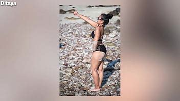 Asian MILF At The Beach XNXX