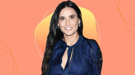 Demi Moore porte un bikini rayé pour célébrer la fin de l été