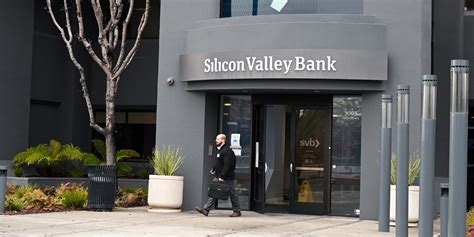 États Unis La Silicon Valley Bank Seffondre Provoquant La Plus Grosse Faillite Bancaire