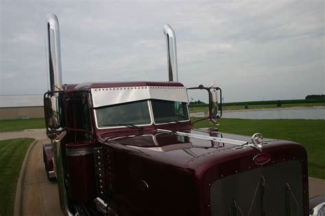 twin exhaust stacks  peterbilt trucks