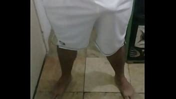 Dotado De Polla Dura En Pantalones Cortos XVIDEOS