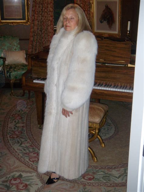 Lafourrure Nice Fur And Elegant Mature Women