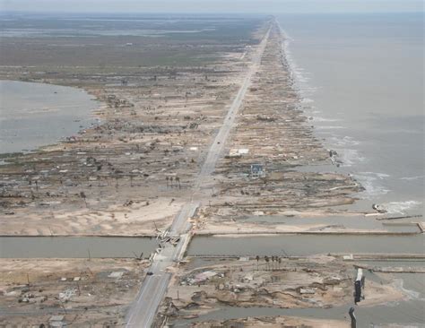 Hurricane Ike Aftermath Galveston Texas Hurricane History Texas