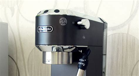 Рожковые кофеварки De'Longhi: обзор лучших моделей и цены на них