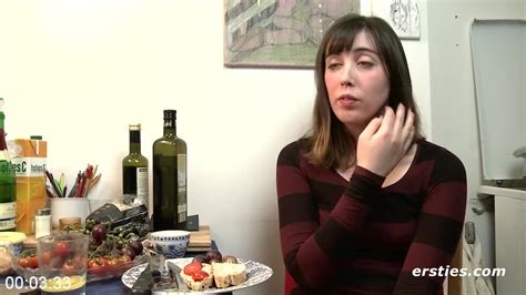 Frisky Fiona Working Her Hairy Pussy With Her New Dildo Intporn Forums