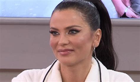 Milica Pavlović otišla na dijetu pa se skinula Mrežasta haljina i bikini sa tračicama Blic